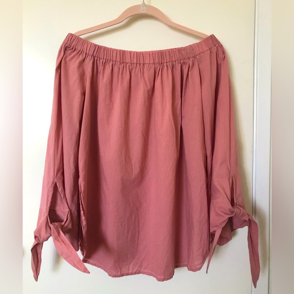 NA-KD Off Shoulder Knot Blouse